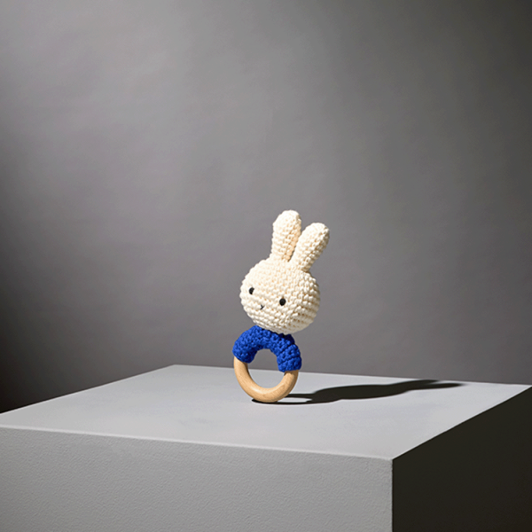 Nijntje bijtring blauw gehaakt