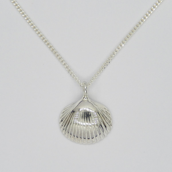 Heartshell necklace | Silver