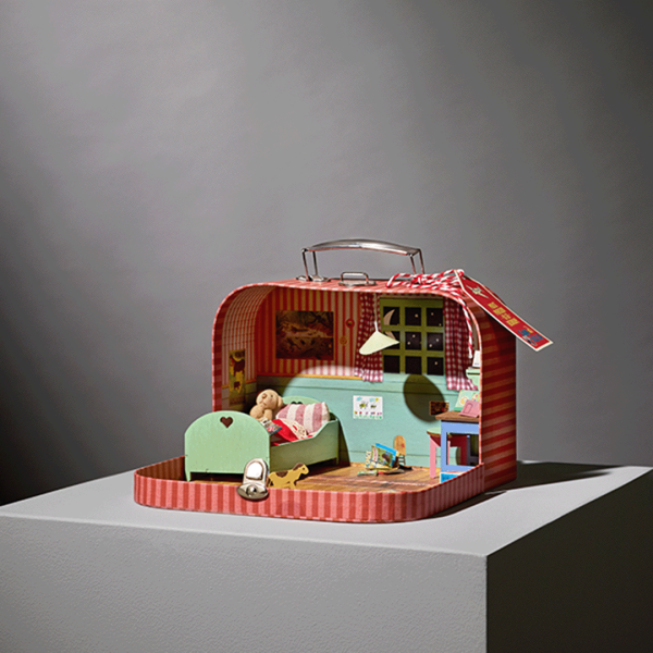 The Mouse House | To go suitcase